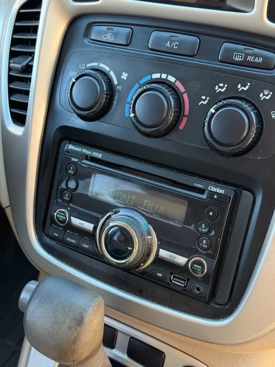 2004 Toyota Highlander - Image 10 of 16