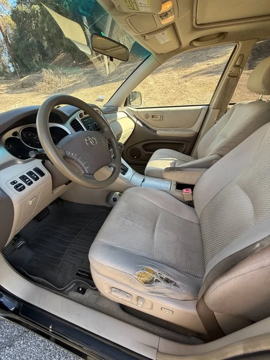 2004 Toyota Highlander - Image 12 of 16