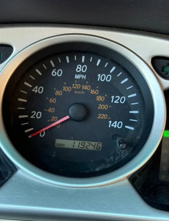 2004 Toyota Highlander - Image 11 of 16