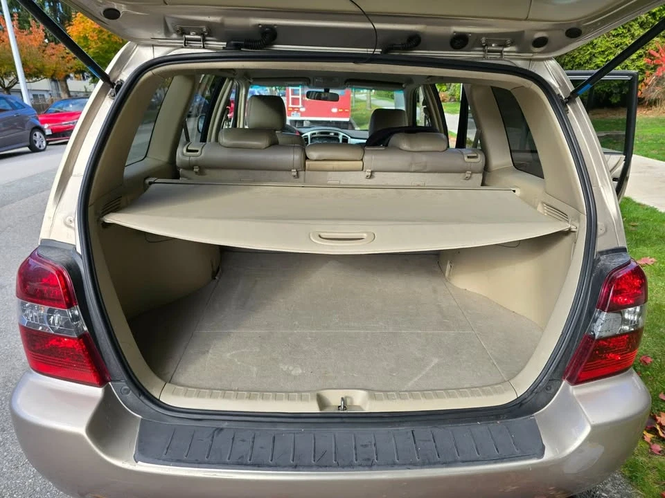 2004 Toyota Highlander - Image 9 of 15