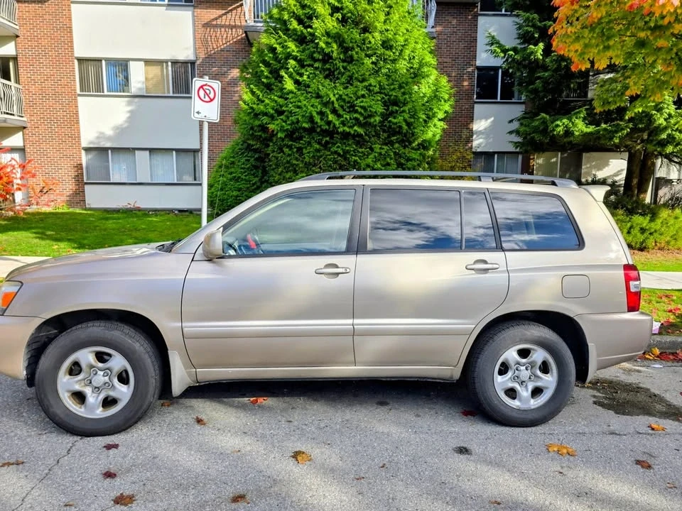 2004 Toyota Highlander - Image 11 of 15