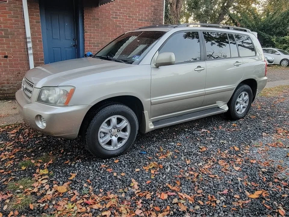 2004 Toyota Highlander - Image 14 of 17