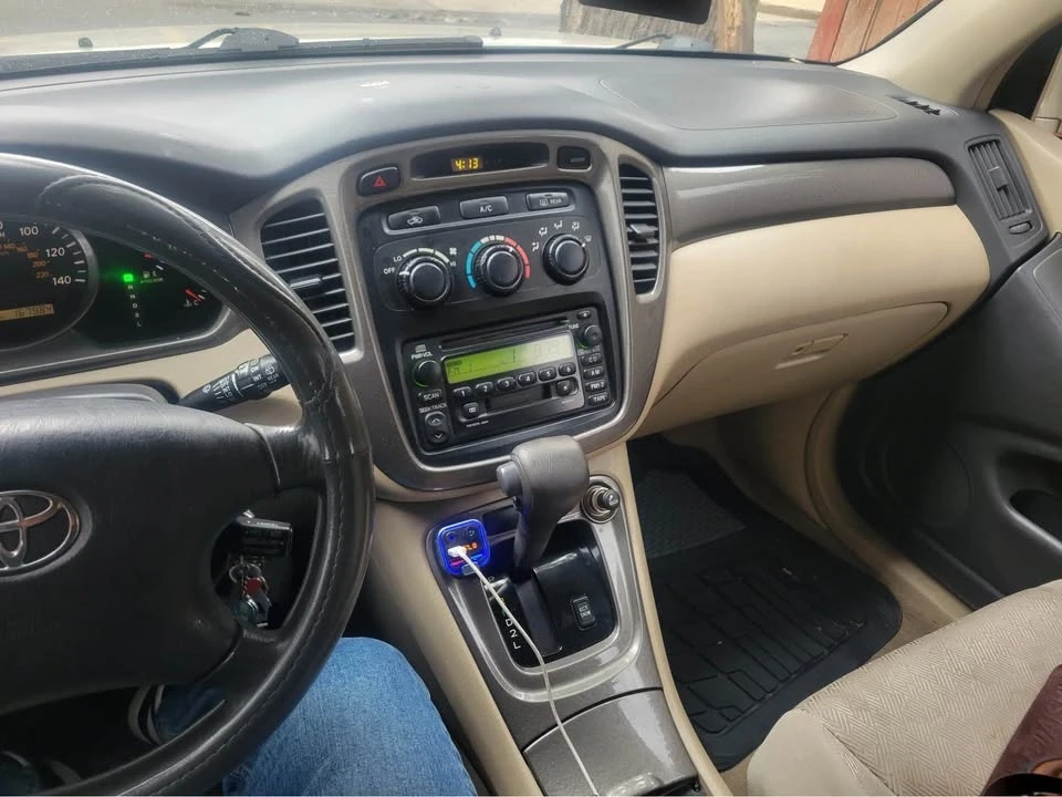 2004 Toyota Highlander - Image 2 of 17