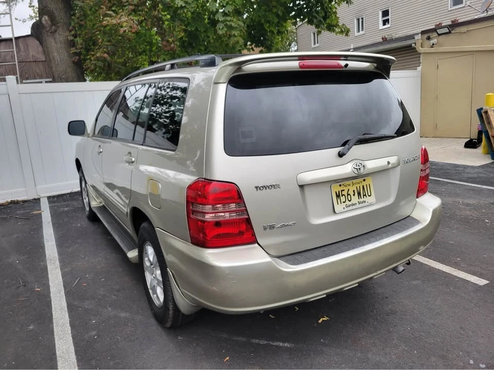 2004 Toyota Highlander - Image 3 of 17
