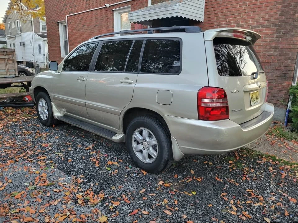 2004 Toyota Highlander - Image 16 of 17