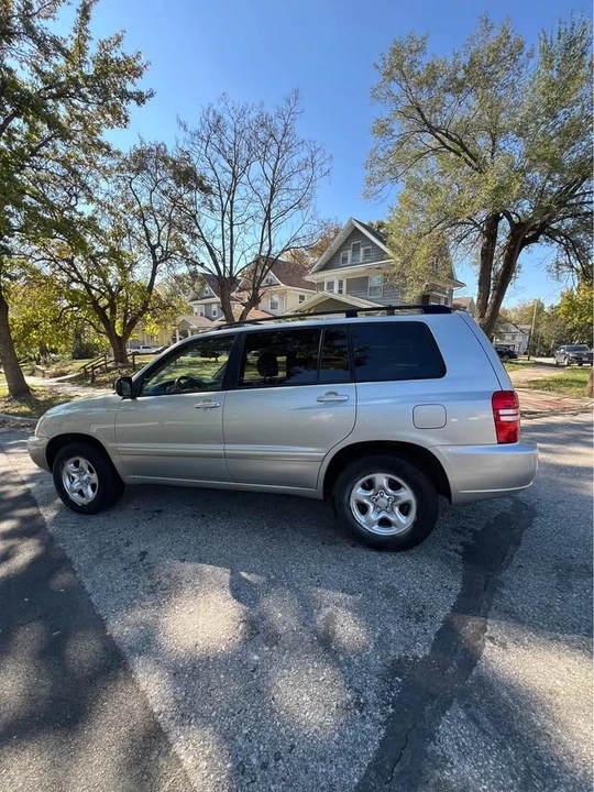 2004 Toyota Highlander - Image 7 of 8