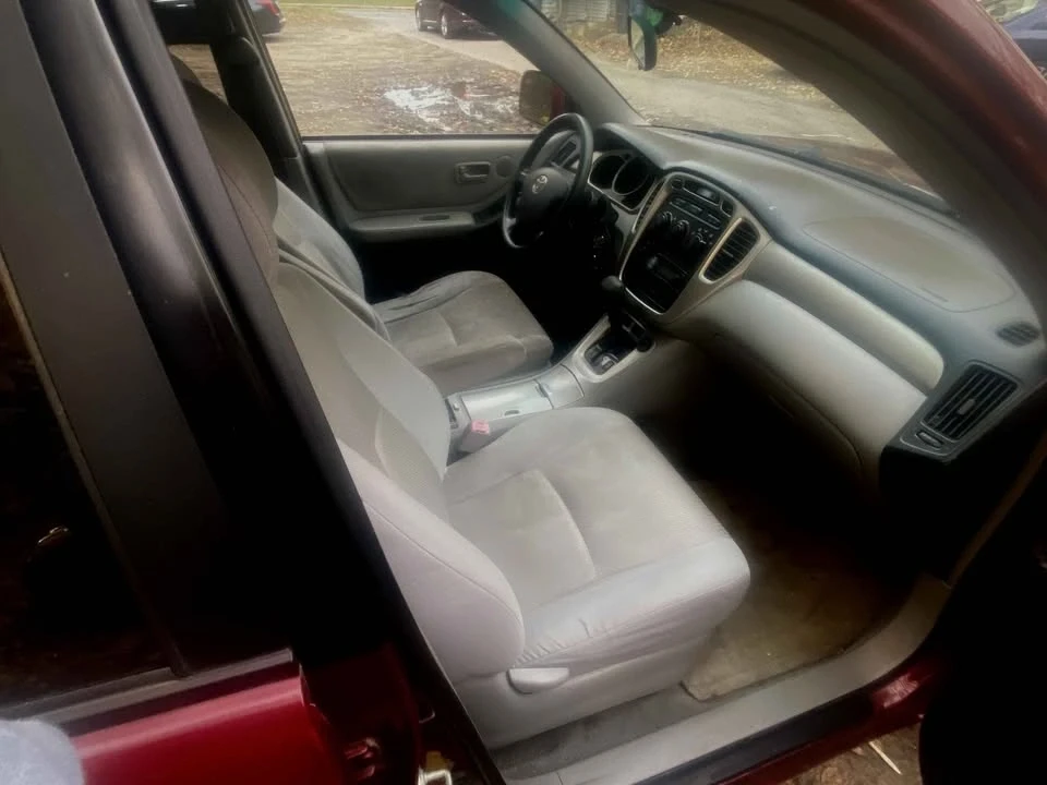 2004 Toyota Highlander - Image 6 of 8