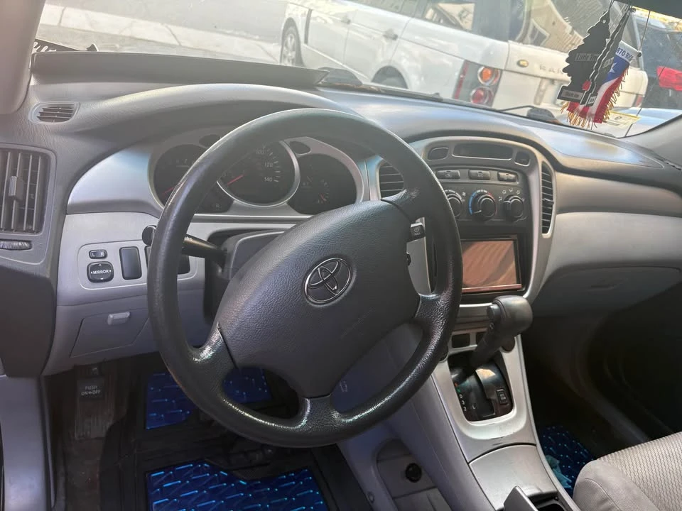 2004 Toyota Highlander - Image 5 of 8