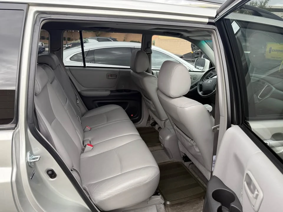 2004 Toyota Highlander - Image 10 of 11