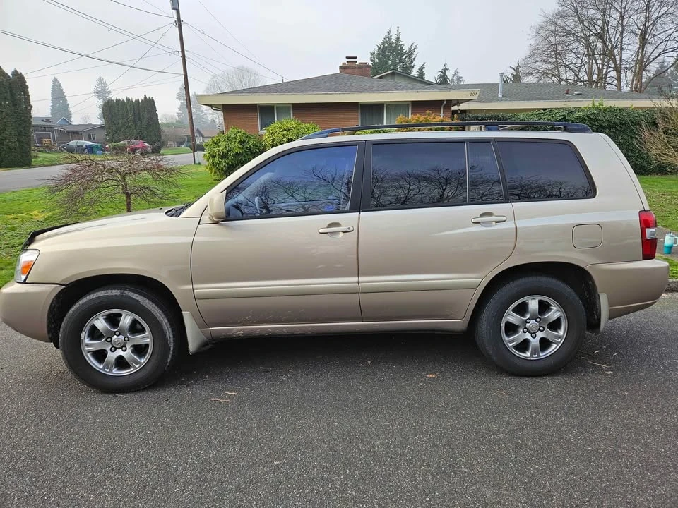 2004 Toyota Highlander - Image 2 of 11