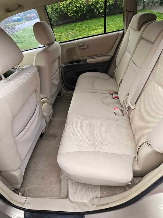2004 Toyota Highlander - Image 9 of 11