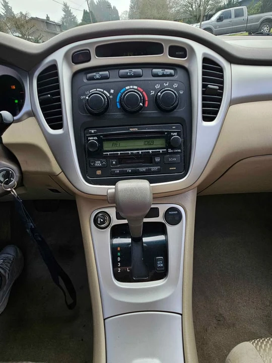2004 Toyota Highlander - Image 6 of 11