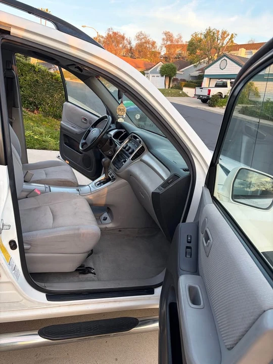 2004 Toyota Highlander - Image 6 of 6