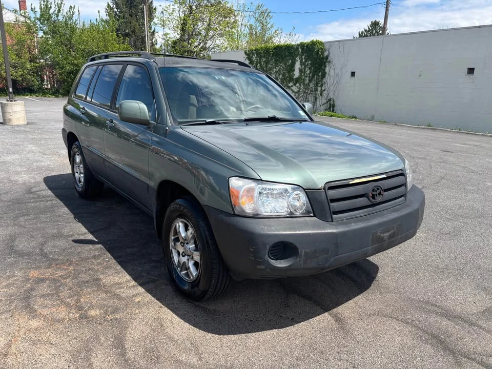 2004 Toyota Highlander - Image 2 of 13