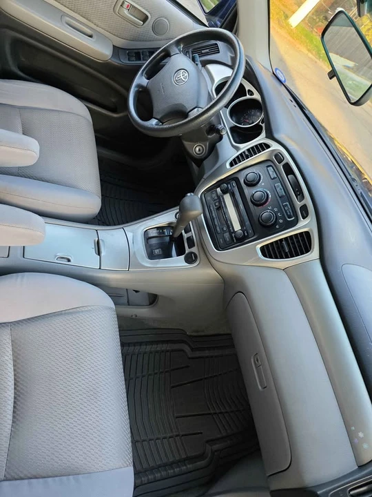 2004 Toyota Highlander - Image 13 of 15