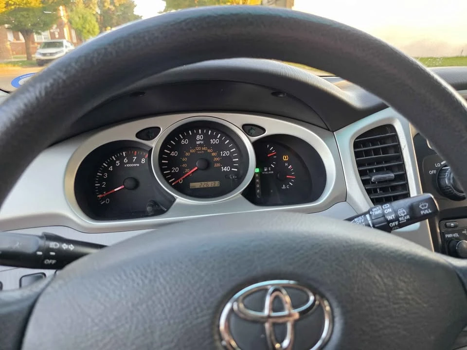 2004 Toyota Highlander - Image 14 of 15
