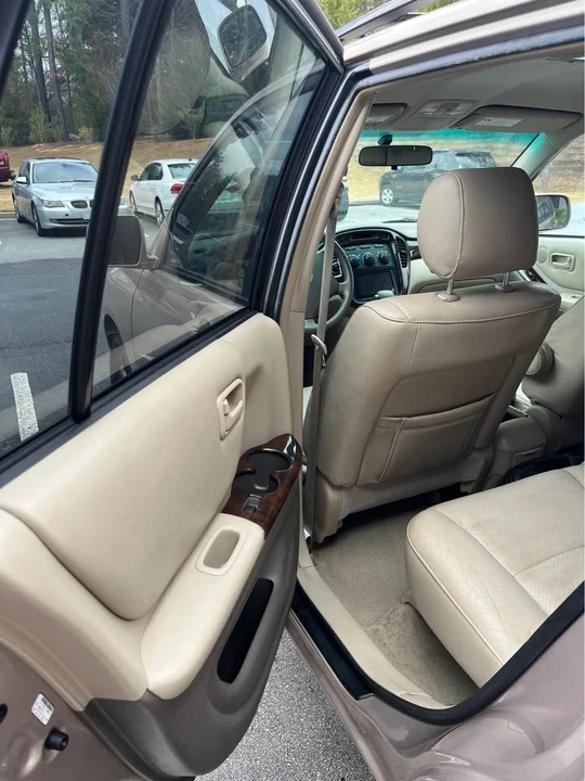 2004 Toyota Highlander - Image 3 of 3