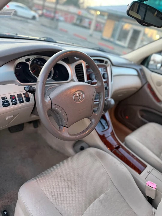 2004 Toyota Highlander - Image 7 of 9
