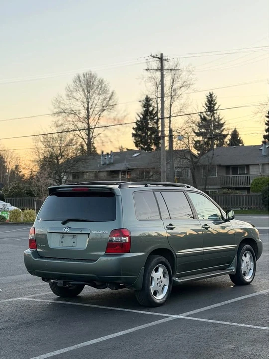 2004 Toyota Highlander - Image 2 of 9