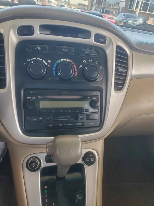 2004 Toyota Highlander - Image 7 of 13