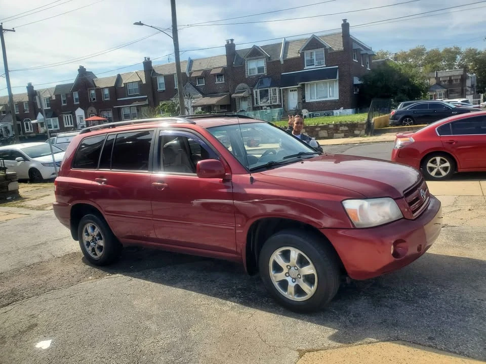 2004 Toyota Highlander - Image 8 of 13