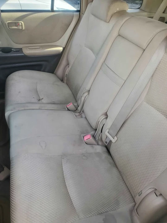 2004 Toyota Highlander - Image 11 of 13