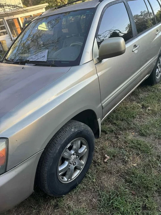 2004 Toyota Highlander - Image 2 of 3