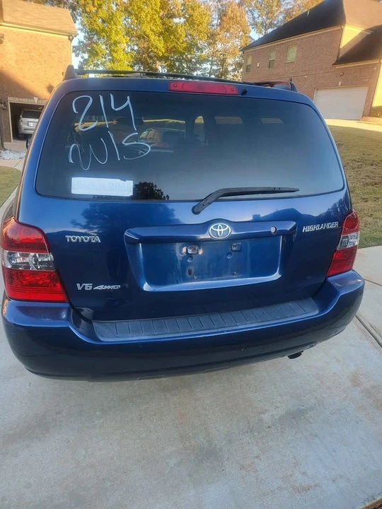 2004 Toyota Highlander - Image 10 of 13