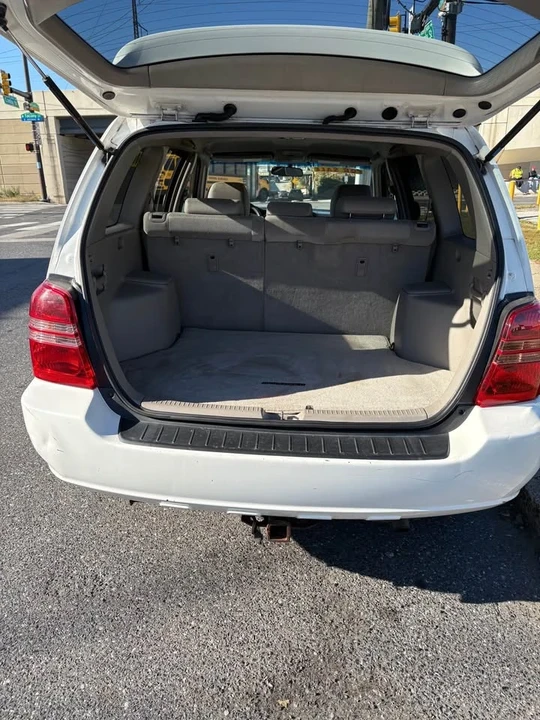 2004 Toyota Highlander - Image 9 of 9