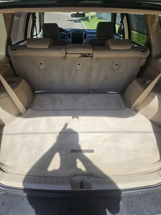2004 Toyota Highlander - Image 9 of 12