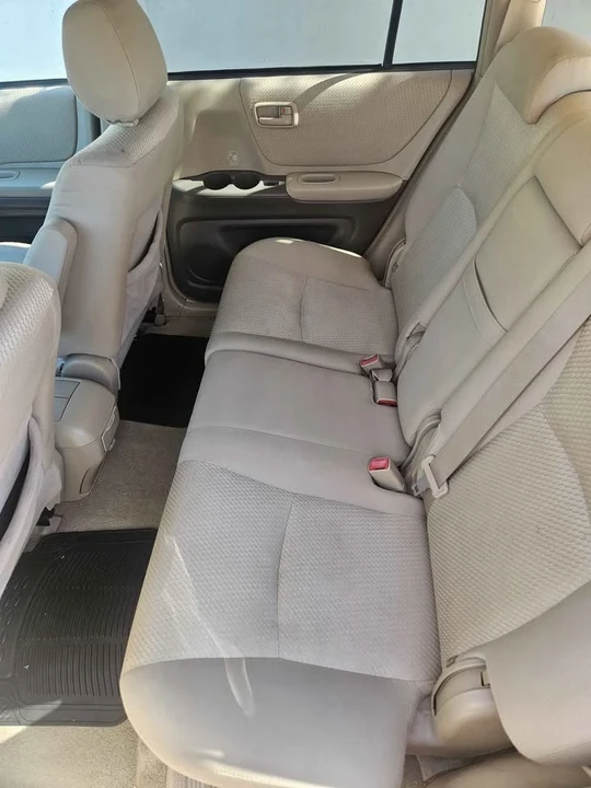 2004 Toyota Highlander - Image 8 of 12