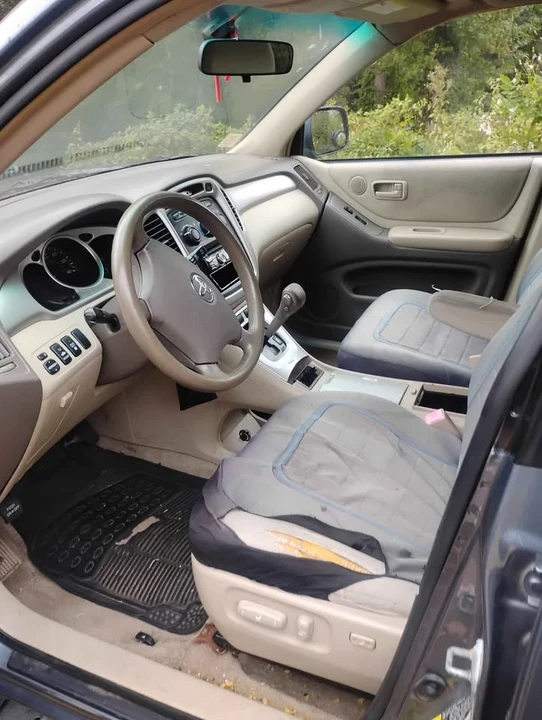2004 Toyota Highlander - Image 8 of 9