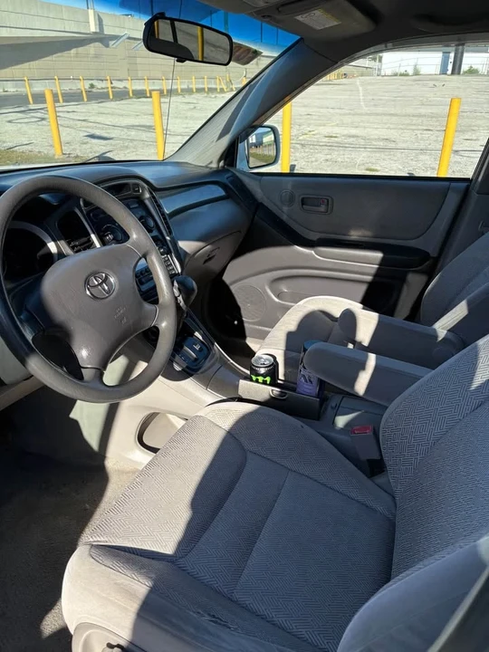 2004 Toyota Highlander - Image 5 of 9