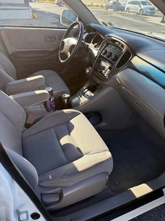 2004 Toyota Highlander - Image 6 of 9