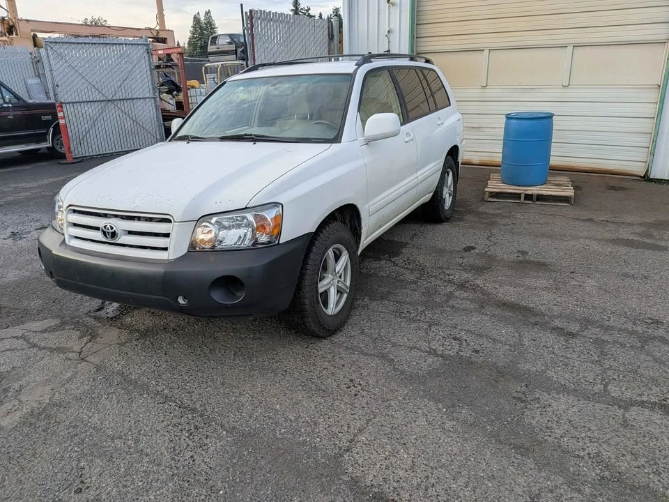 2004 Toyota Highlander - Image 2 of 3