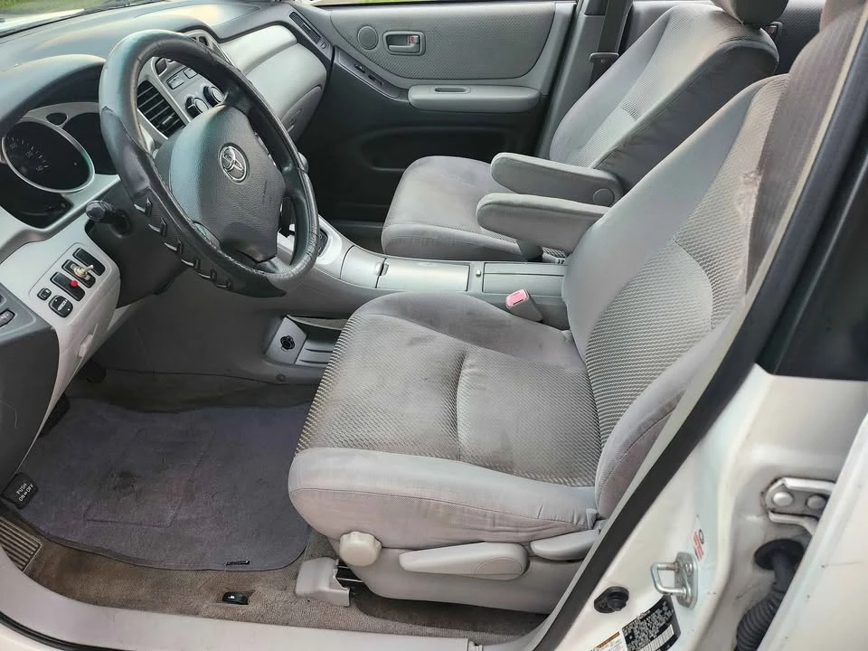 2004 Toyota Highlander - Image 10 of 12