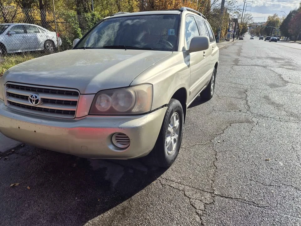 2004 Toyota Highlander - Image 8 of 9
