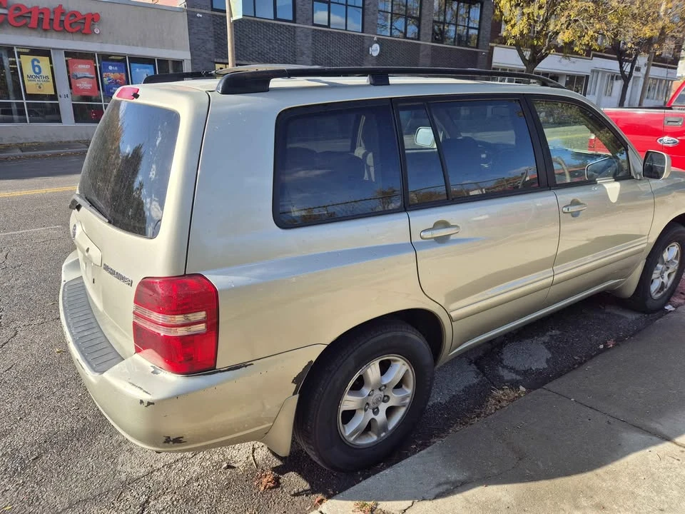 2004 Toyota Highlander - Image 5 of 9