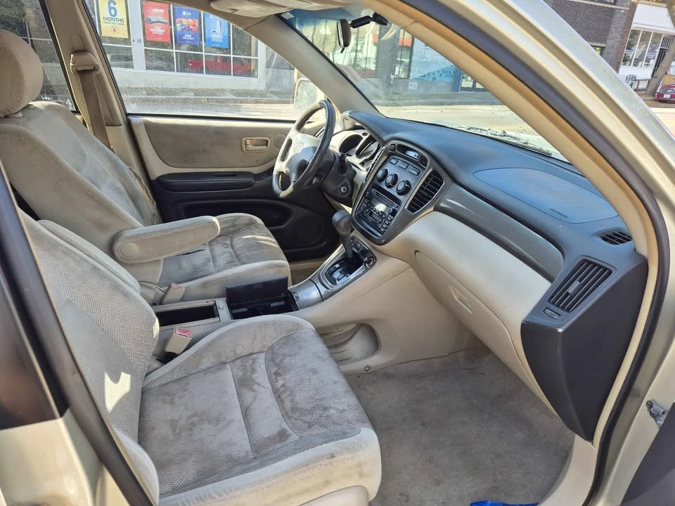 2004 Toyota Highlander - Image 2 of 9