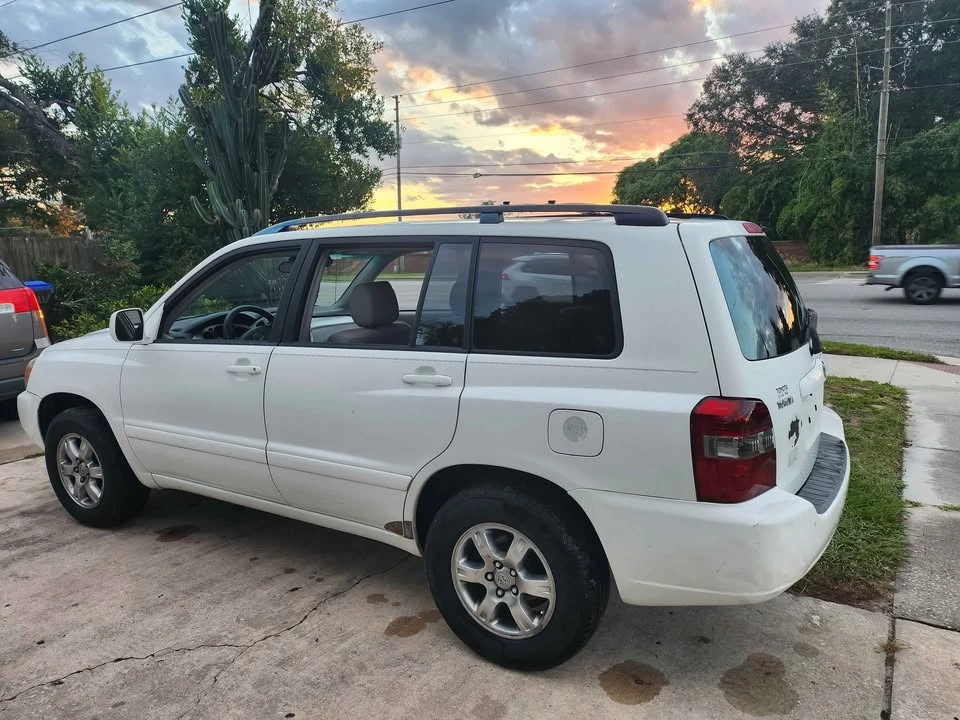 2004 Toyota Highlander - Image 4 of 12