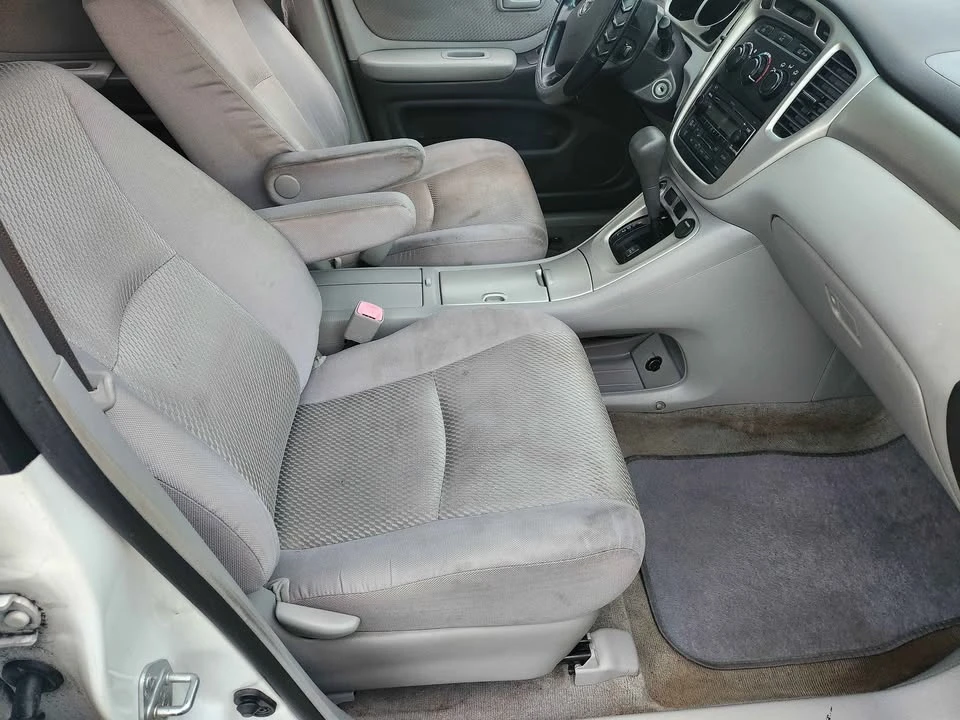 2004 Toyota Highlander - Image 8 of 12