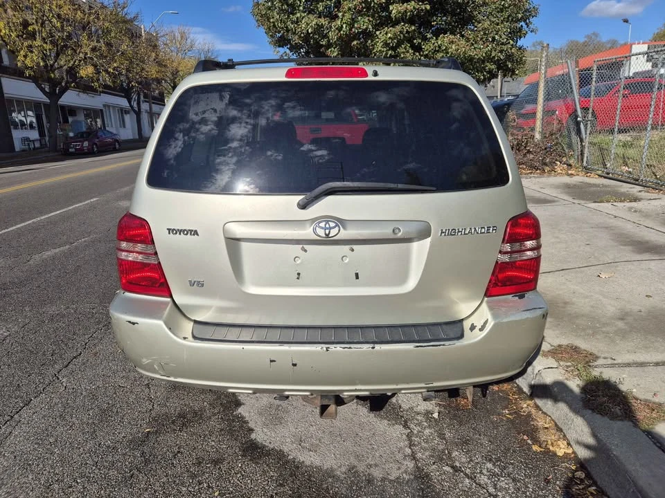 2004 Toyota Highlander - Image 3 of 9