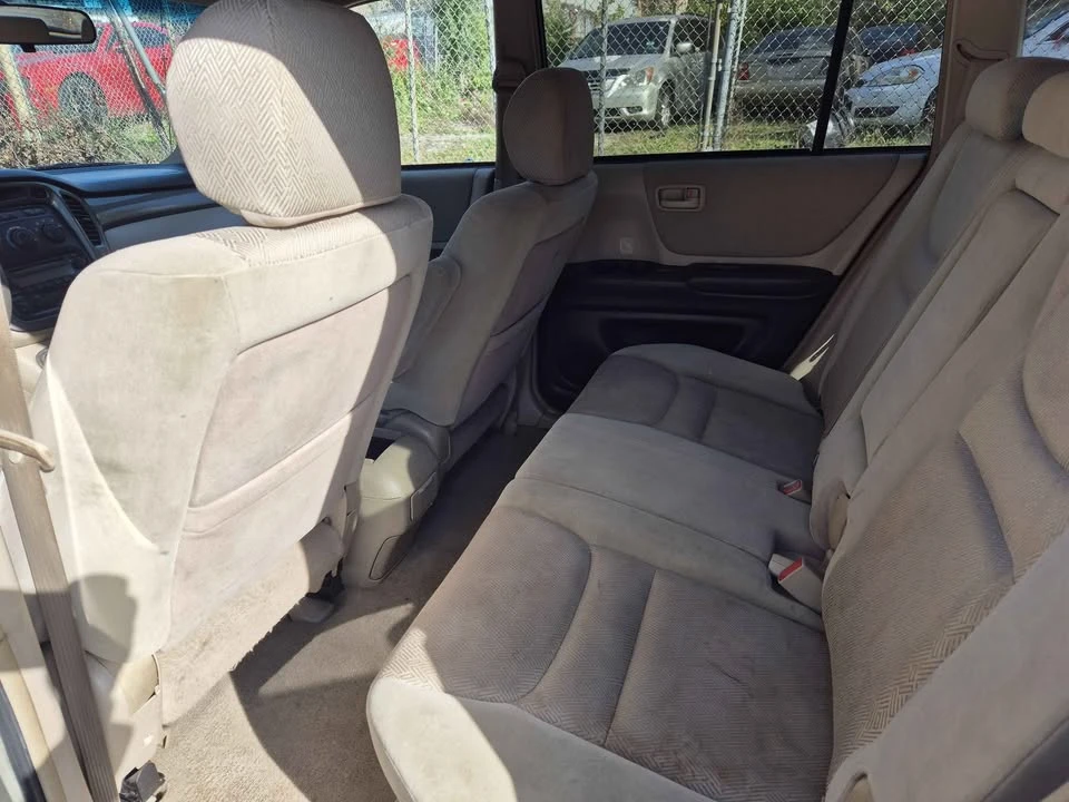 2004 Toyota Highlander - Image 6 of 9