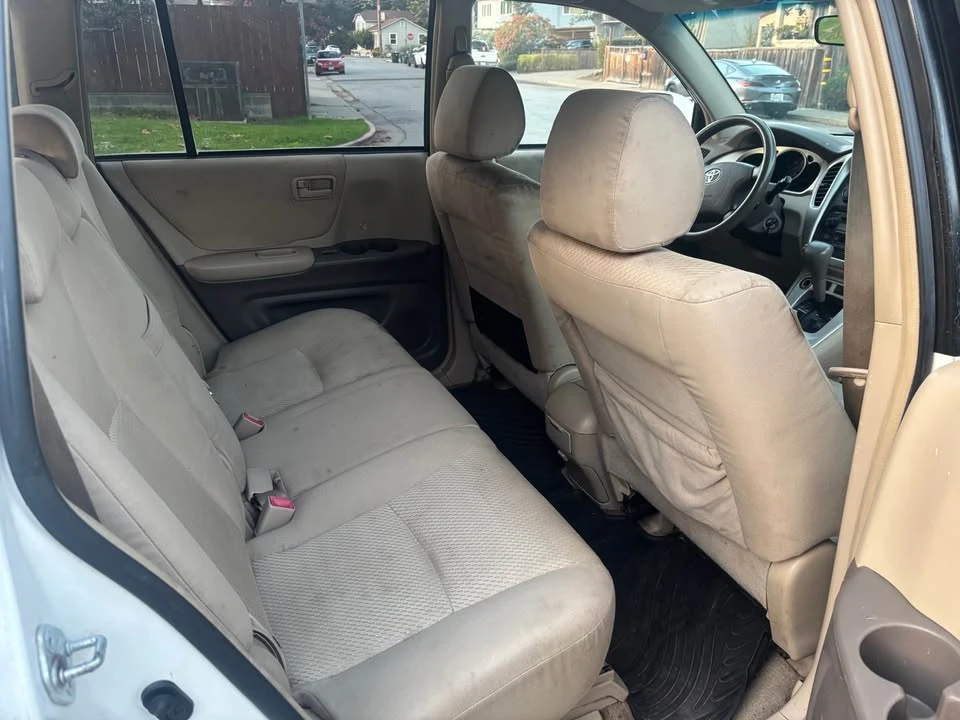 2004 Toyota Highlander - Image 10 of 16