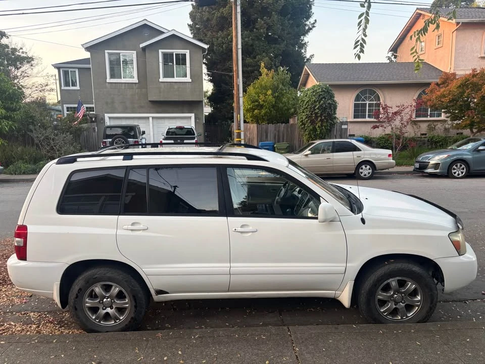 2004 Toyota Highlander - Image 4 of 16