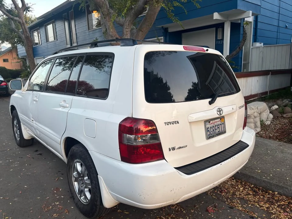 2004 Toyota Highlander - Image 6 of 16
