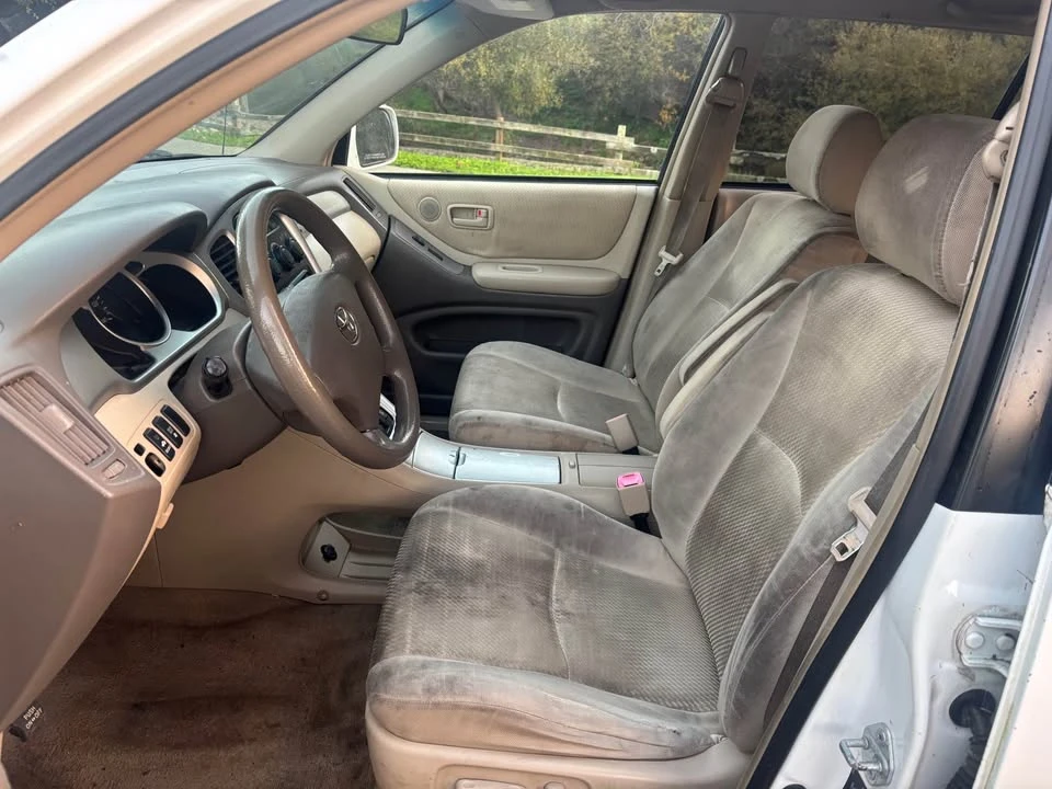 2004 Toyota Highlander - Image 12 of 16