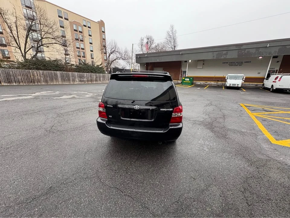 2004 Toyota Highlander - Image 2 of 9