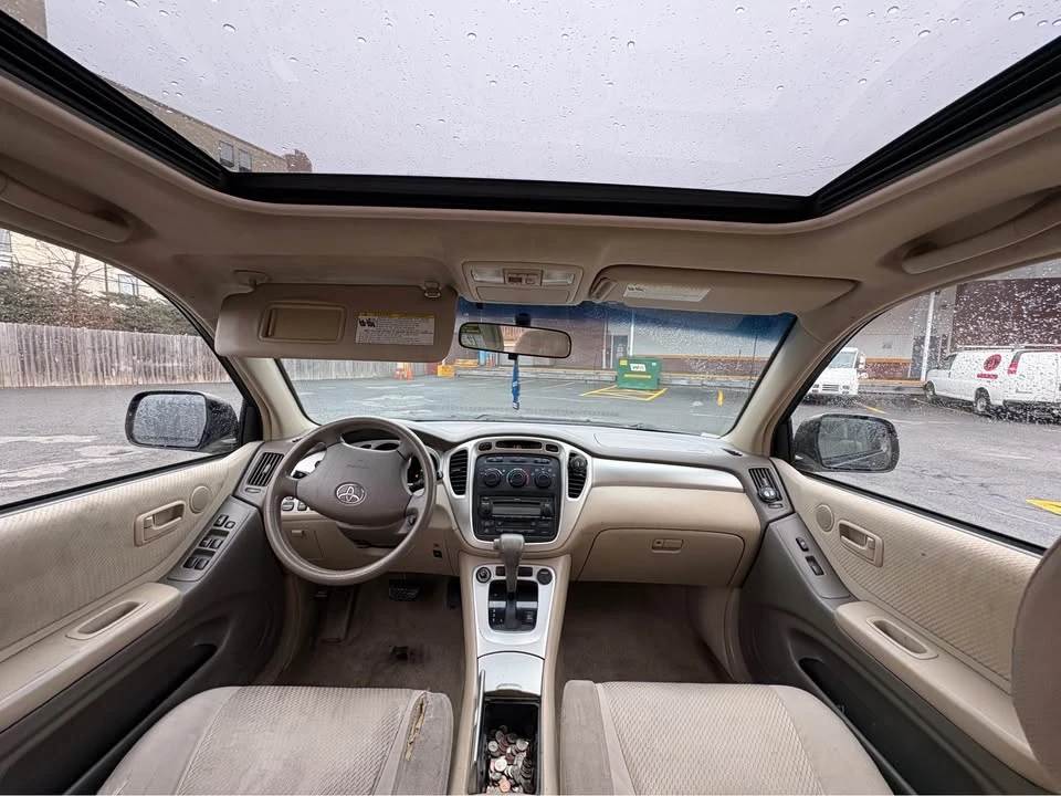 2004 Toyota Highlander - Image 4 of 9