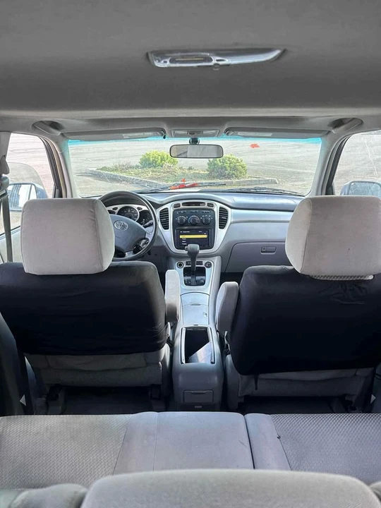 2004 Toyota Highlander - Image 8 of 11
